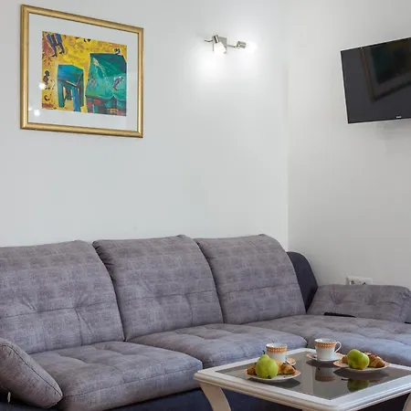 Royal - Old Town Apartment *